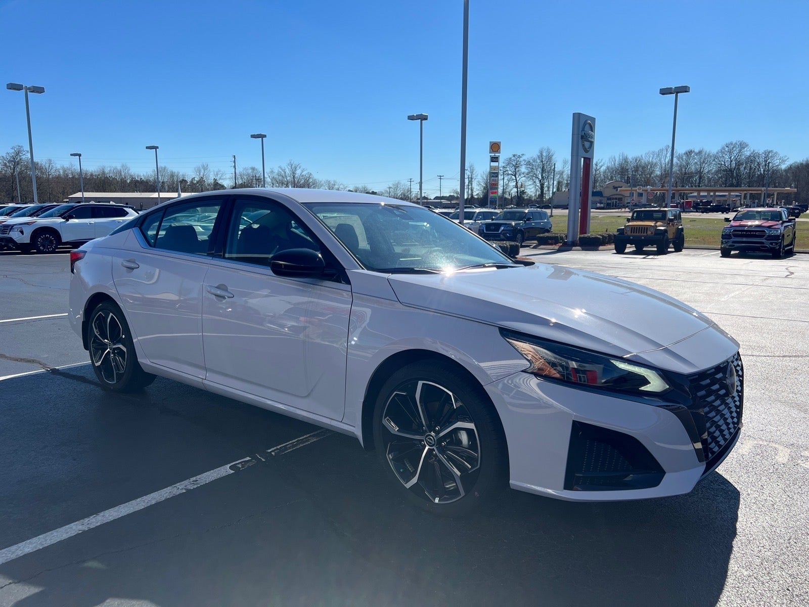 2025 Nissan Altima 2.5 SR