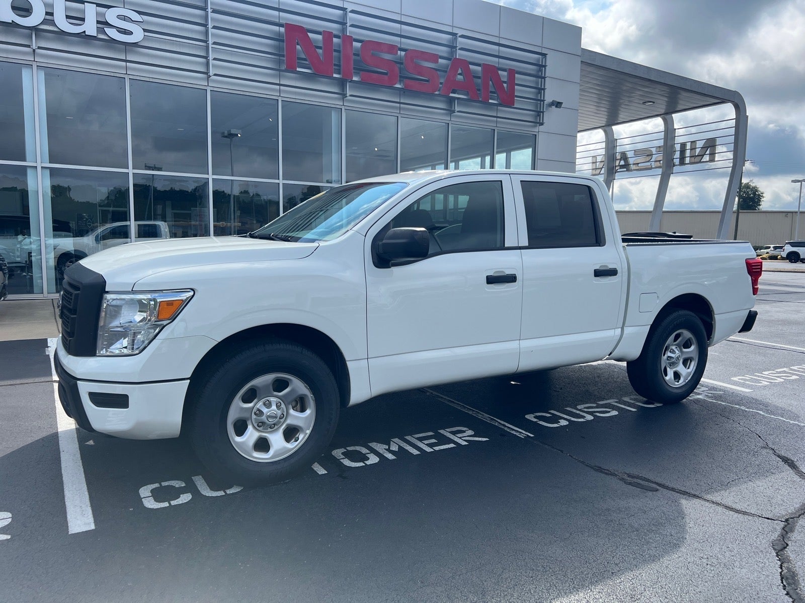 2022 Nissan Titan S