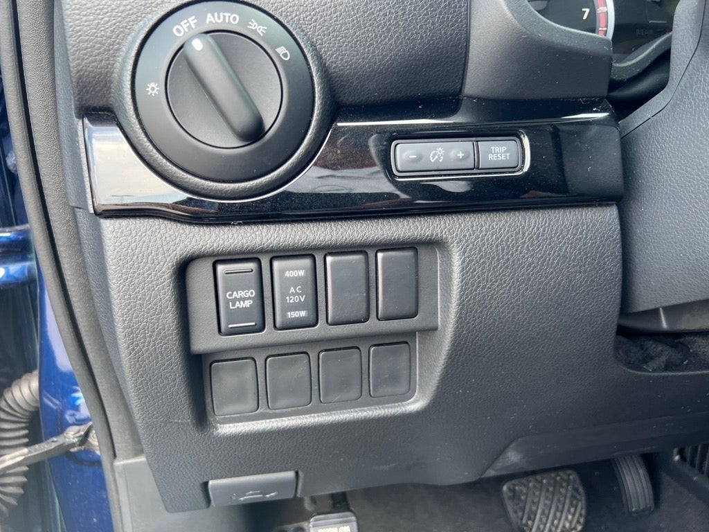 2024 Nissan Titan XD SV