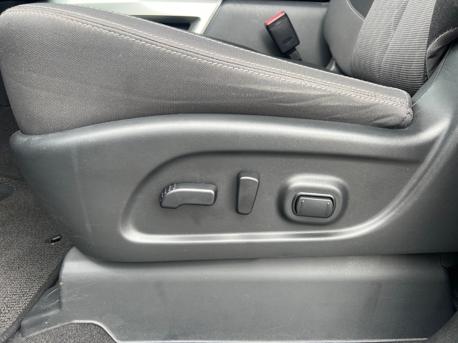 2024 Nissan Titan XD SV