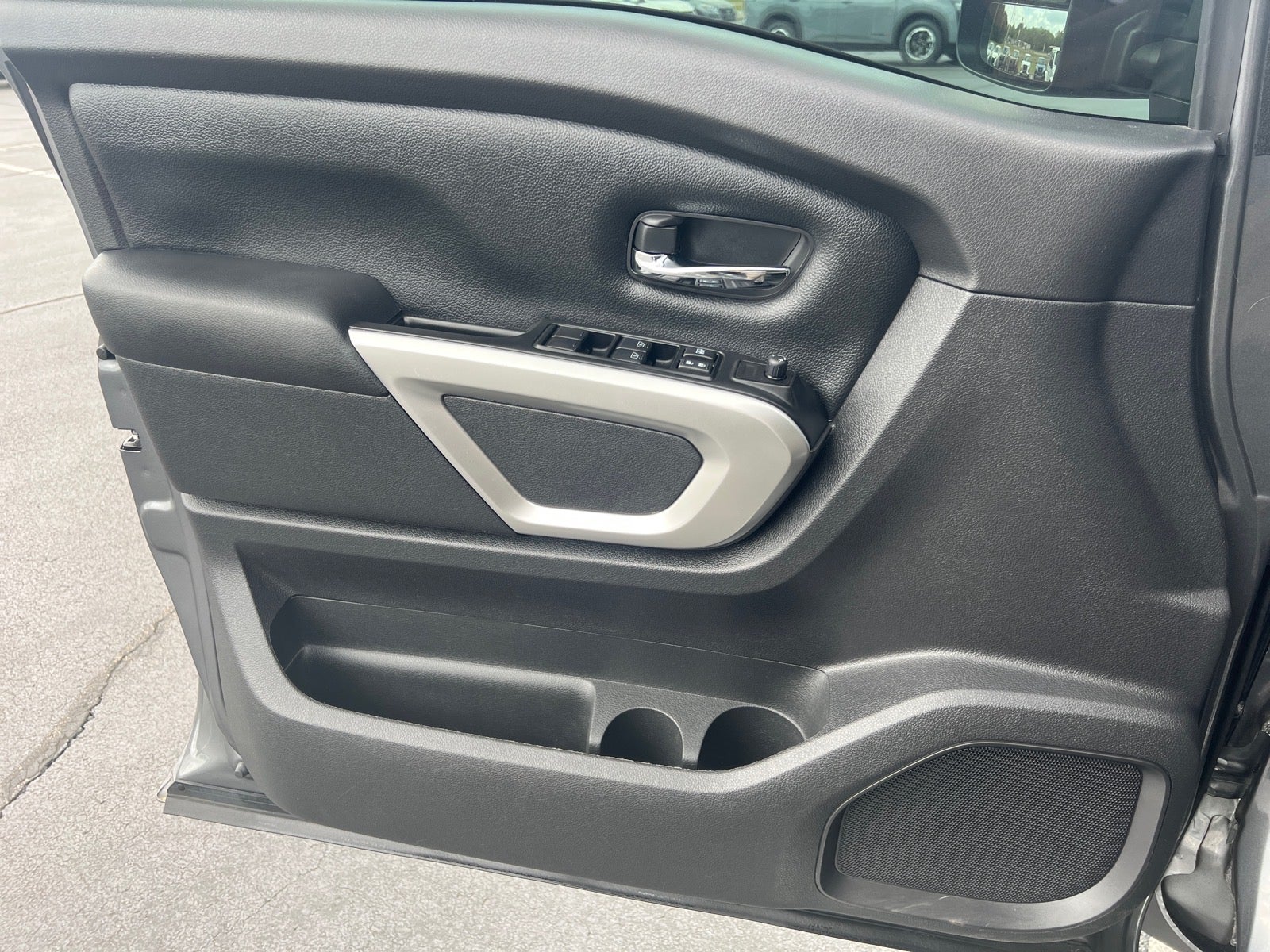 2024 Nissan Titan XD SV