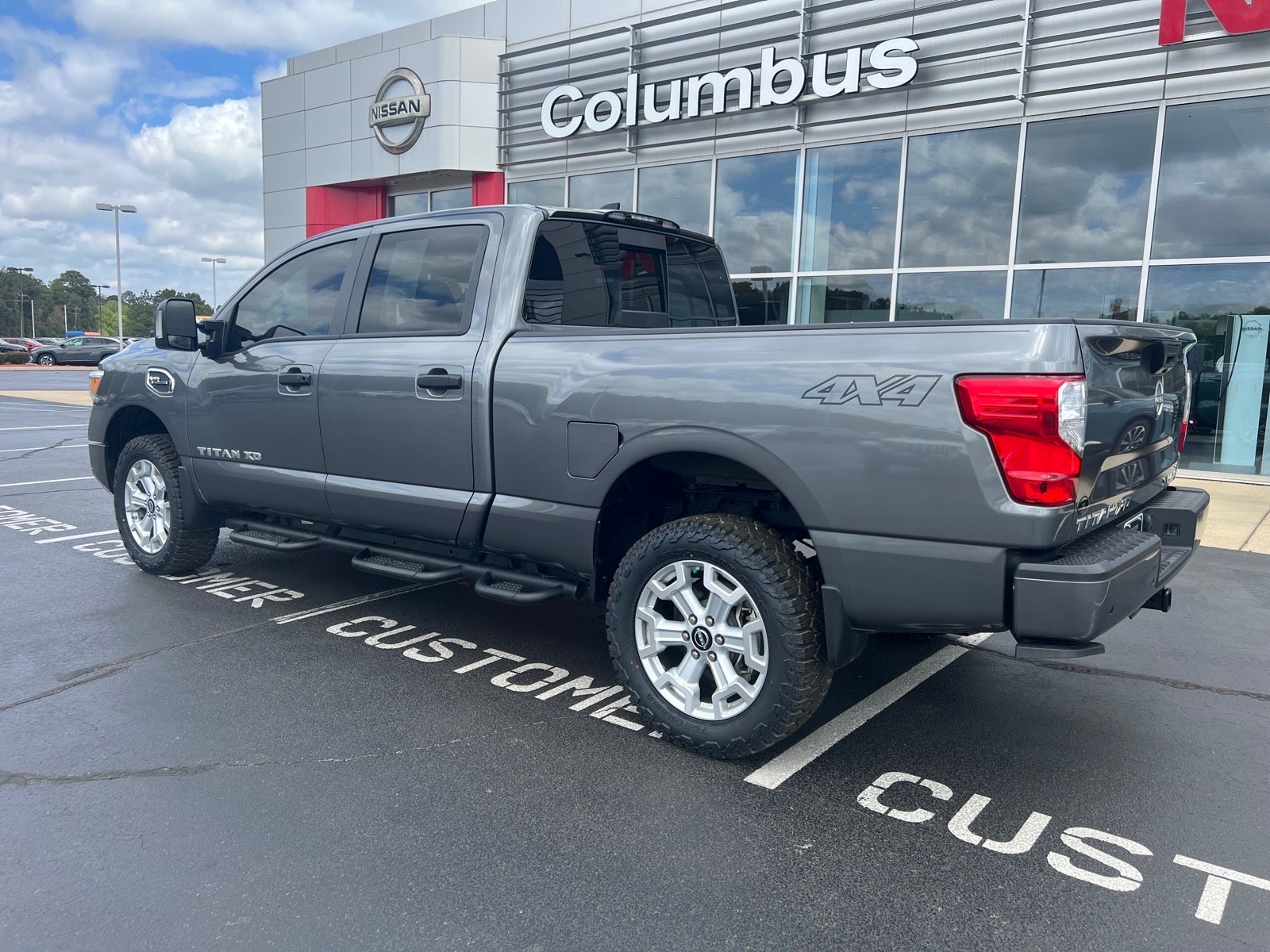 2024 Nissan Titan XD SV