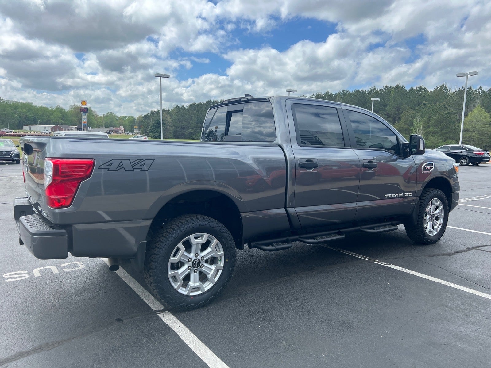 2024 Nissan Titan XD SV