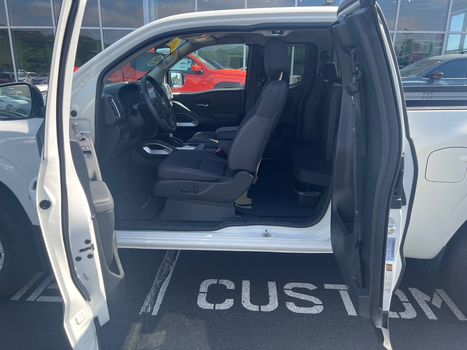 2024 Nissan Frontier SV