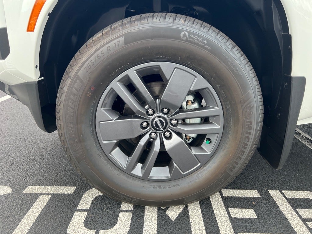 2025 Nissan Frontier SV