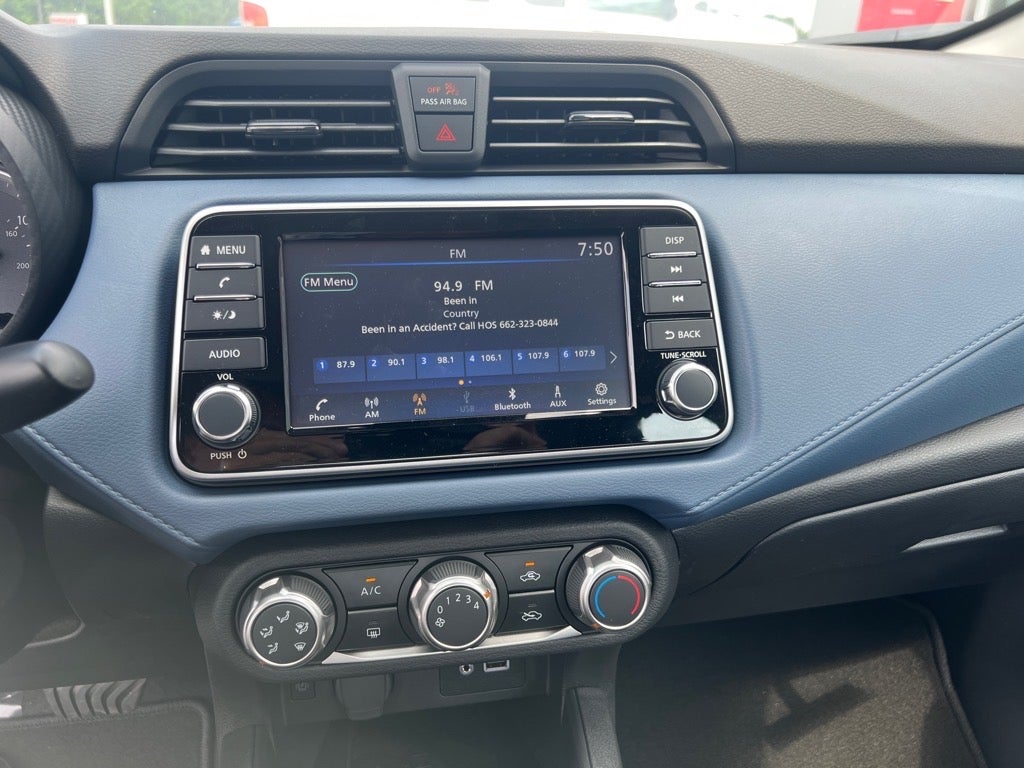 2025 Nissan Versa SV