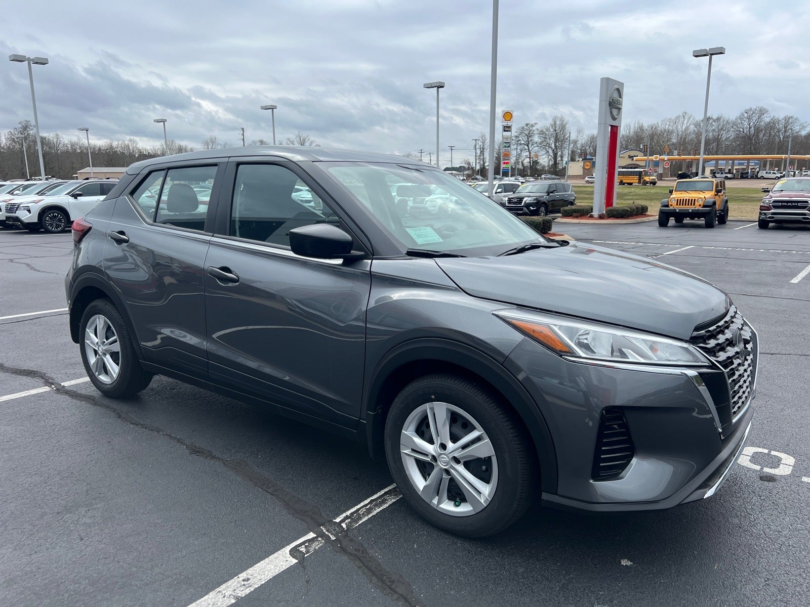 2025 Nissan Kicks Play S