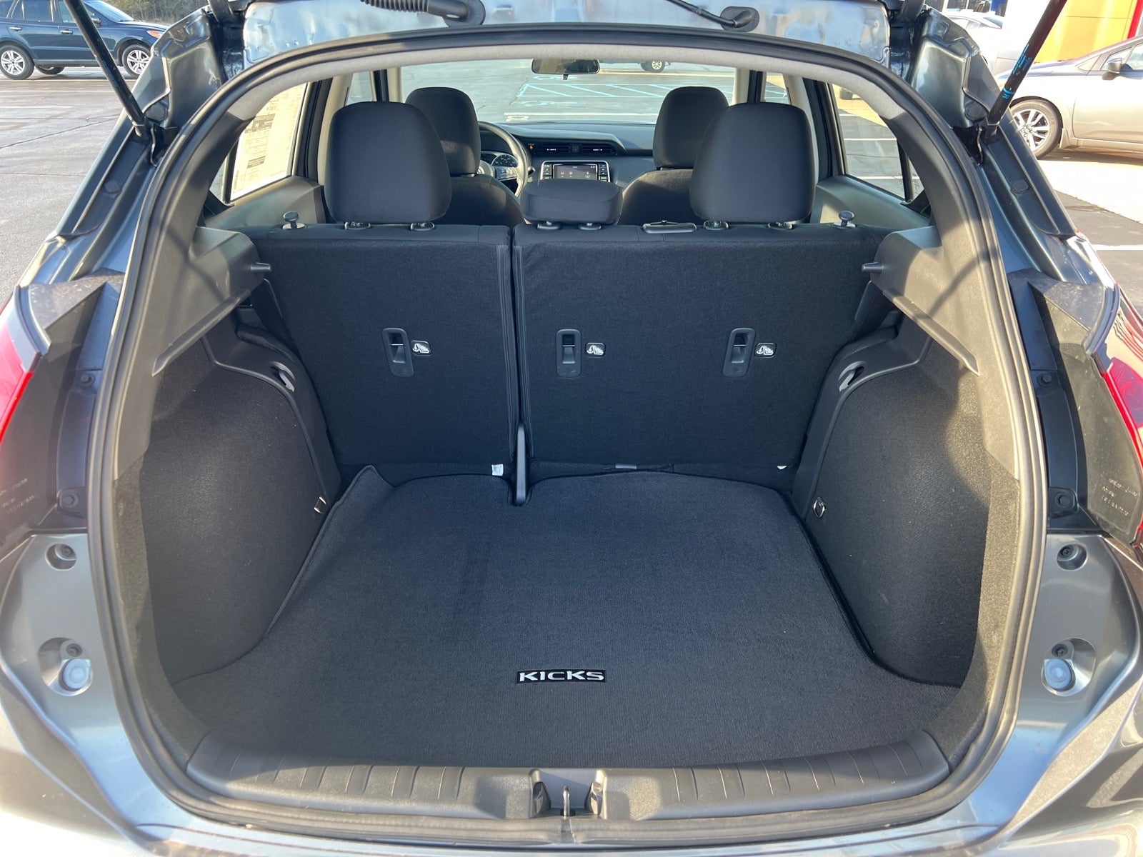 2025 Nissan Kicks Play S