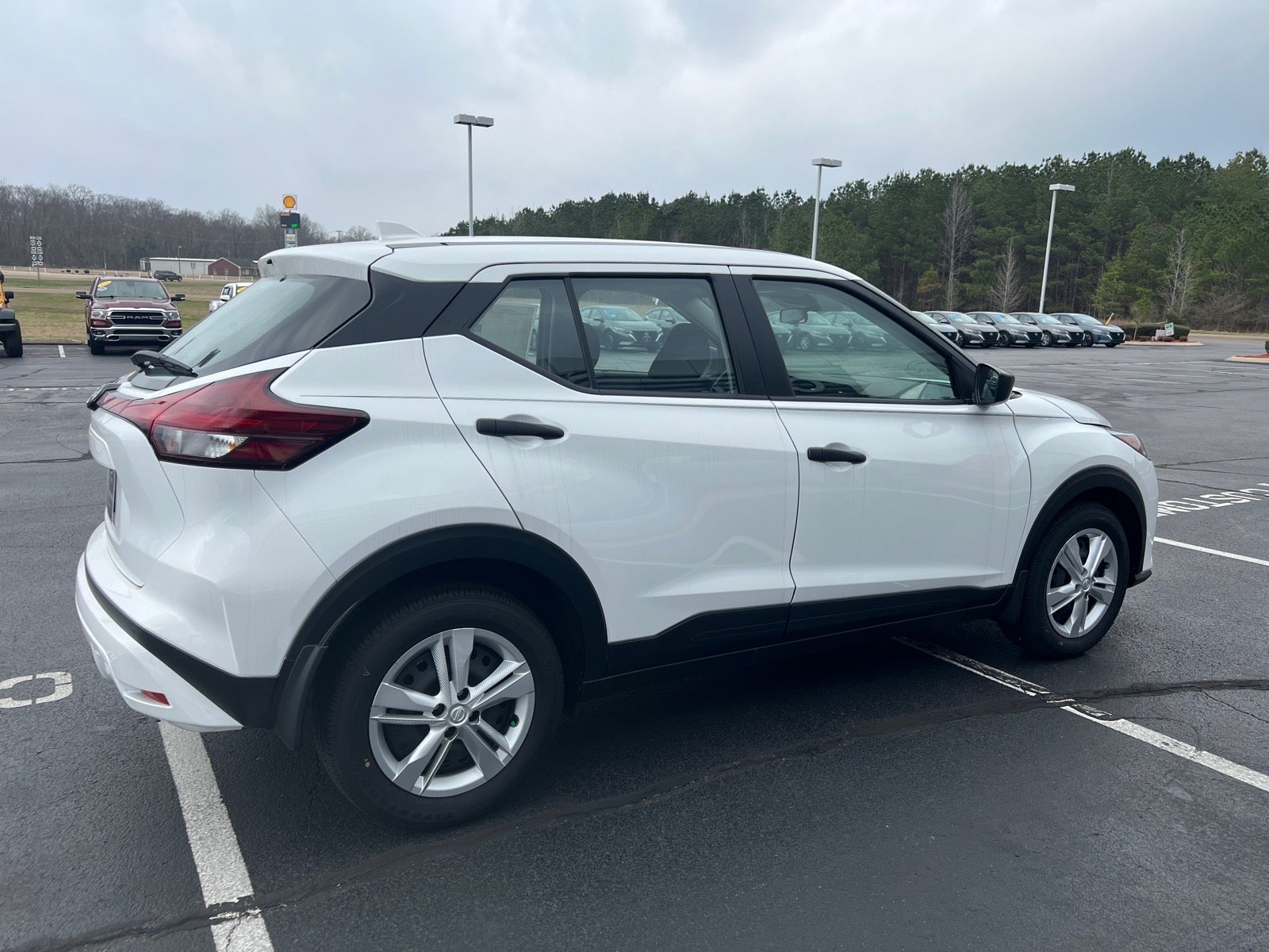 2025 Nissan Kicks Play S