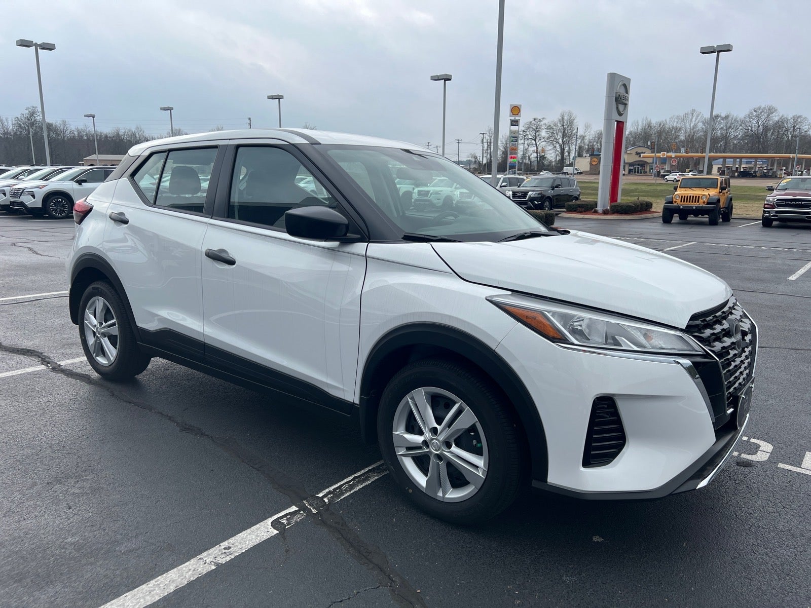 2025 Nissan Kicks Play S