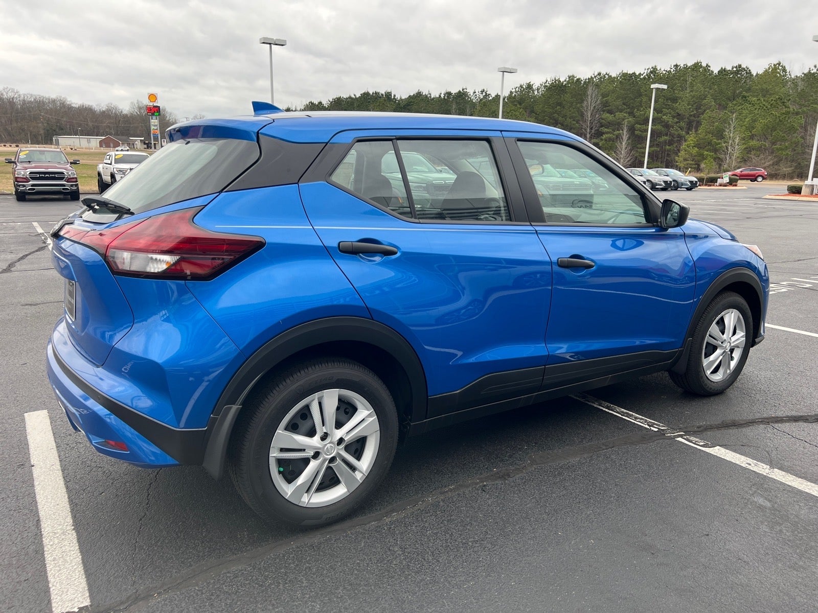 2025 Nissan Kicks Play S