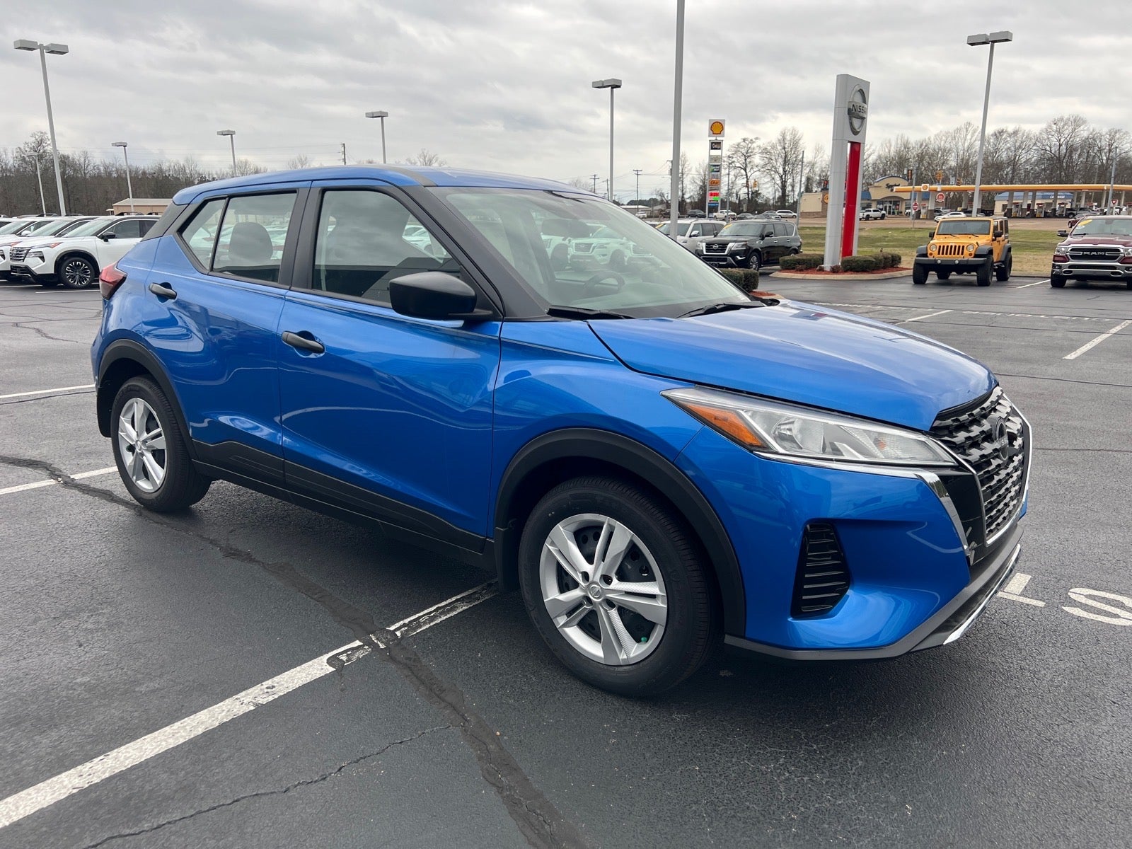 2025 Nissan Kicks Play S