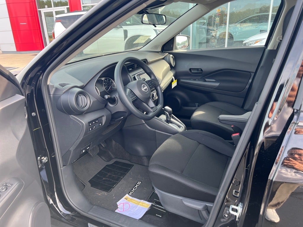 2025 Nissan Kicks Play S