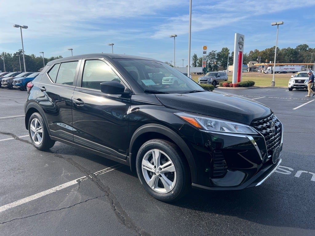 2025 Nissan Kicks Play S