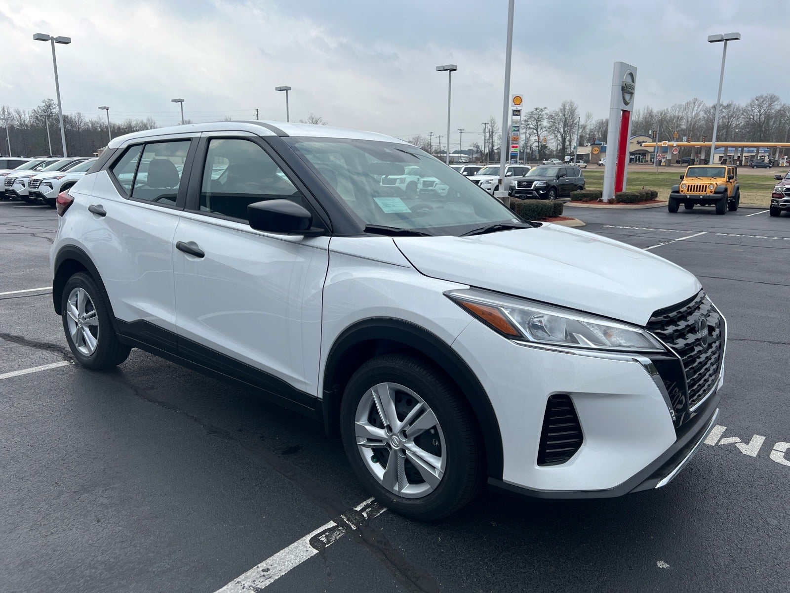 2025 Nissan Kicks Play S