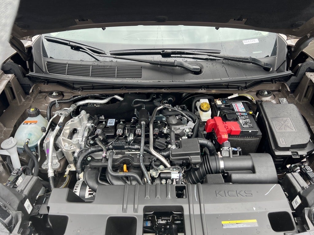 2025 Nissan Kicks SR