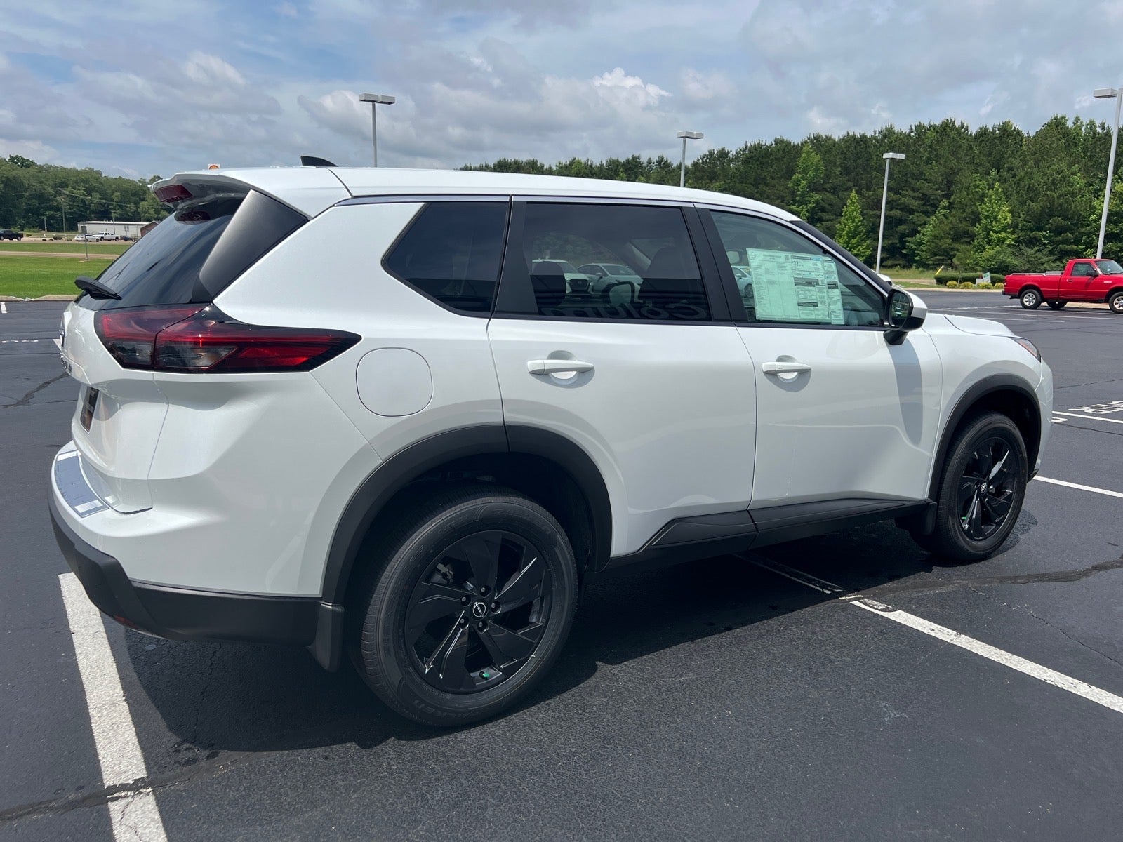 2026 Nissan Rogue SV