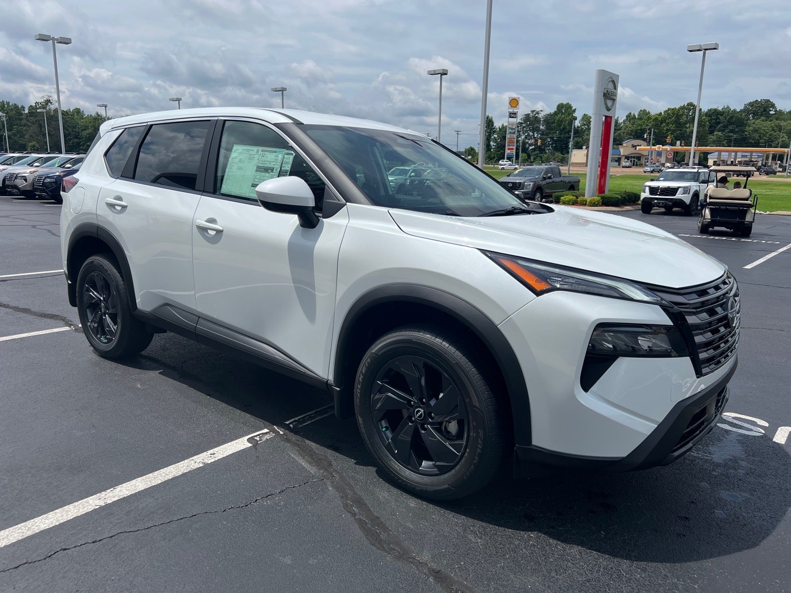 2026 Nissan Rogue SV