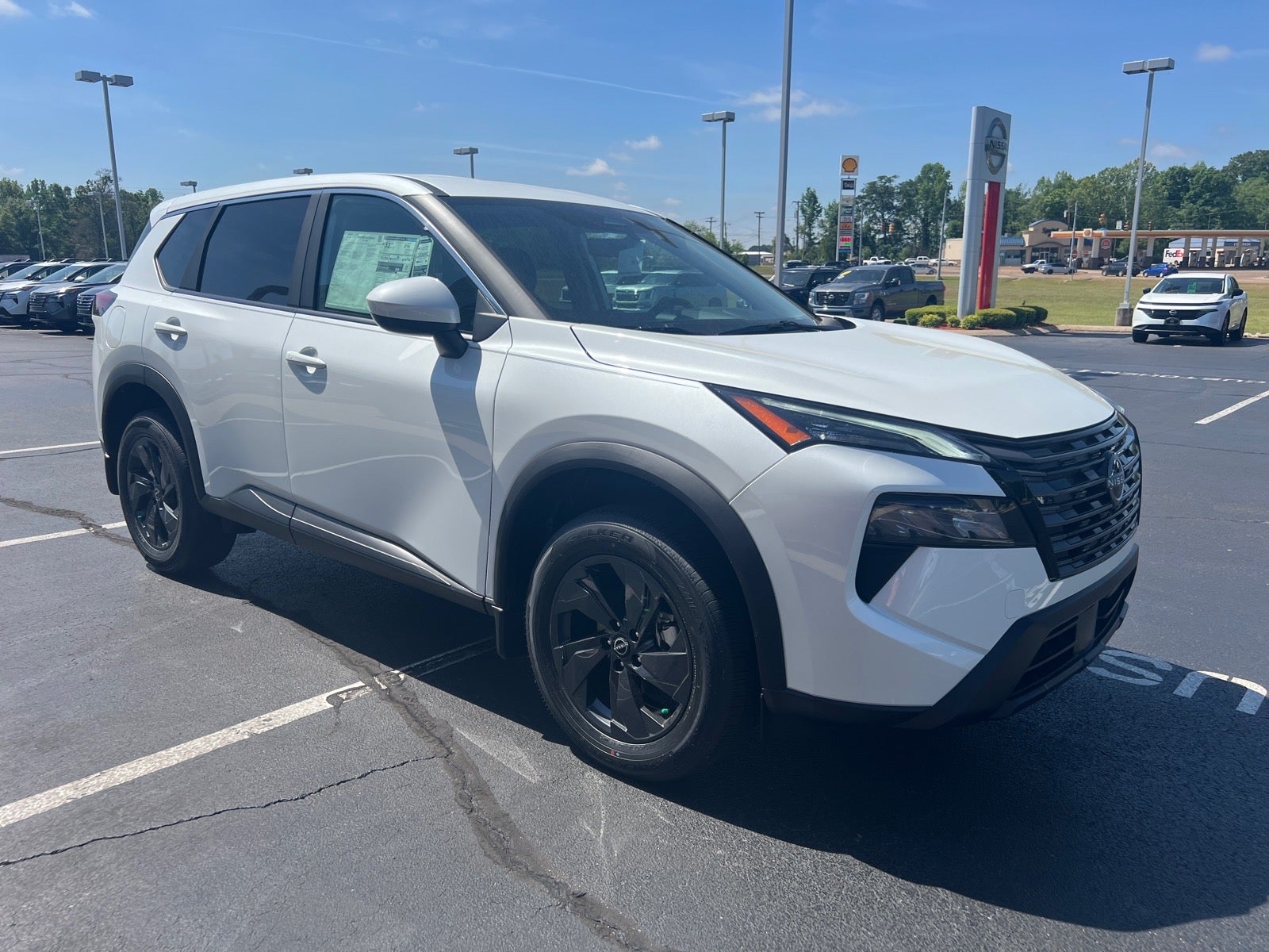 2026 Nissan Rogue SV