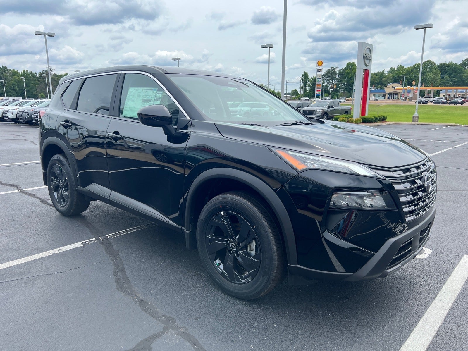 2026 Nissan Rogue SV