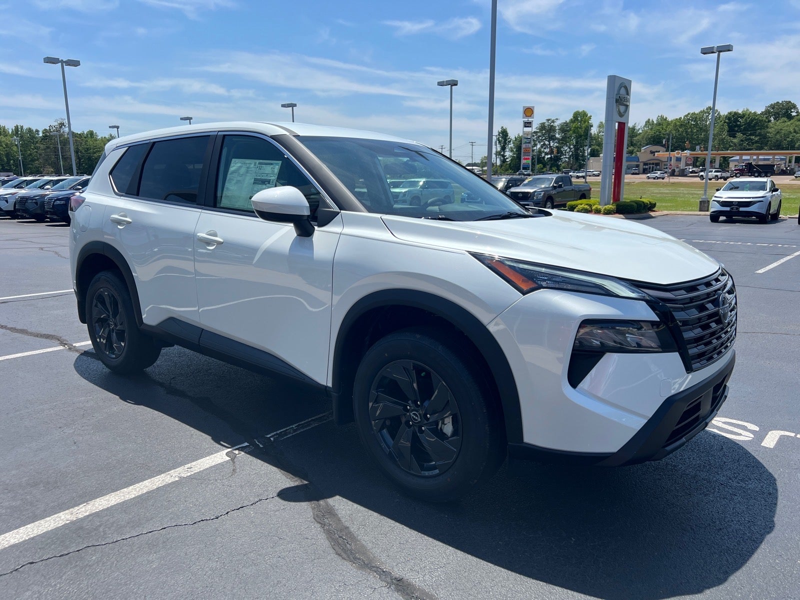 2026 Nissan Rogue SV