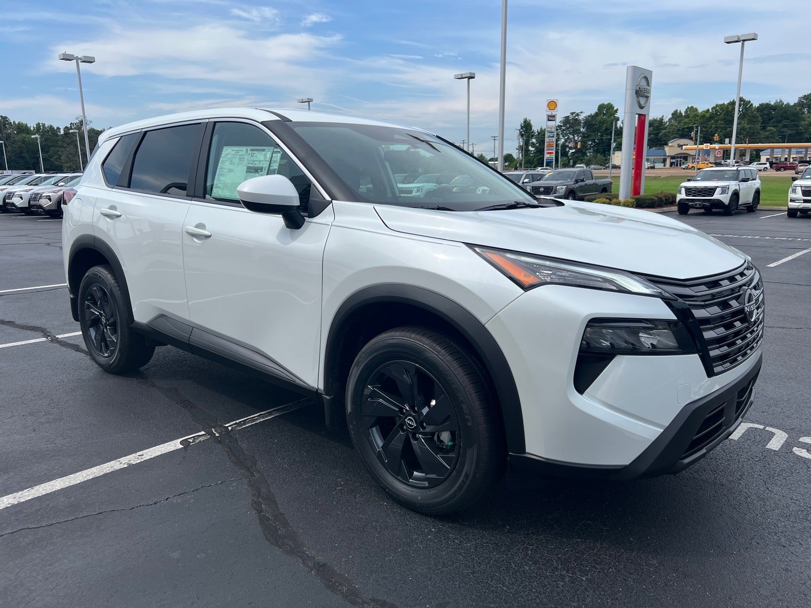 2026 Nissan Rogue SV