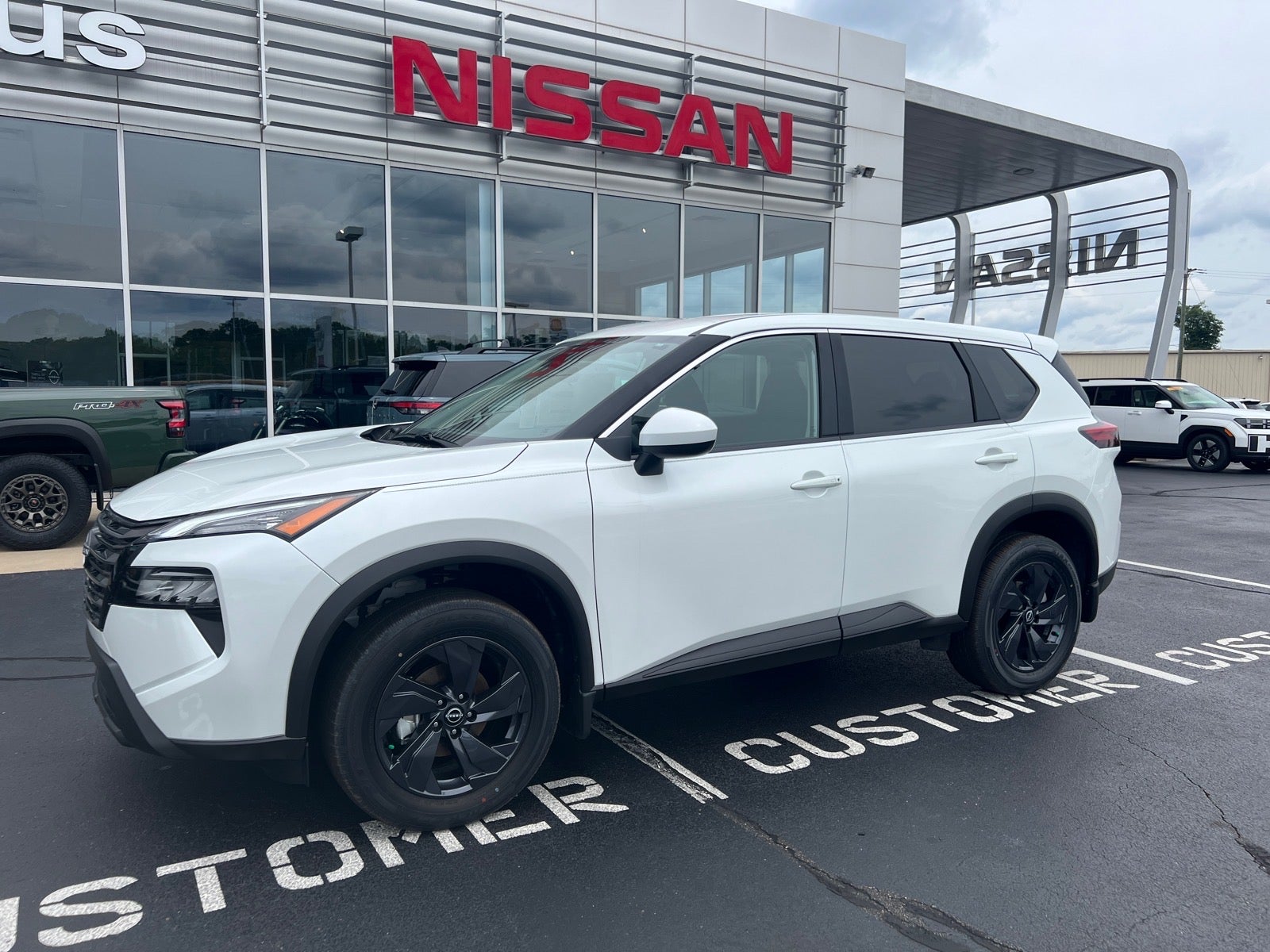 2026 Nissan Rogue SV