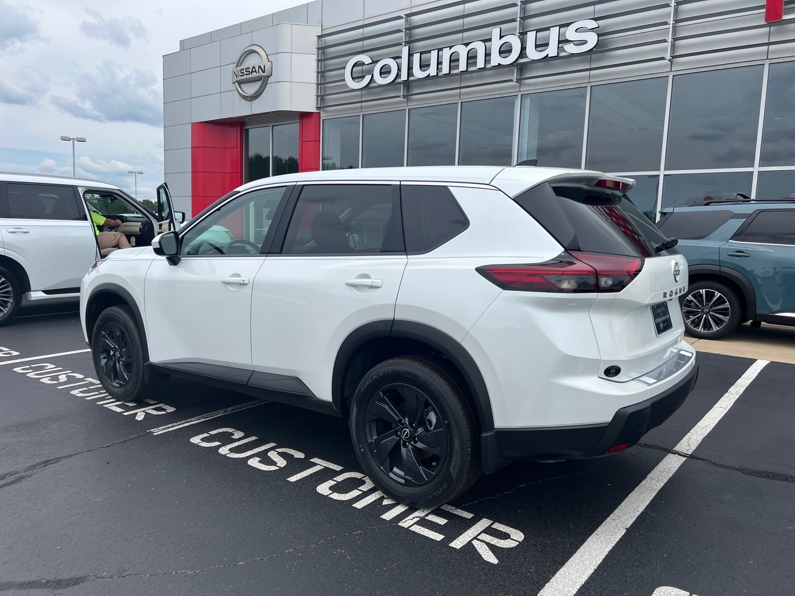 2026 Nissan Rogue SV