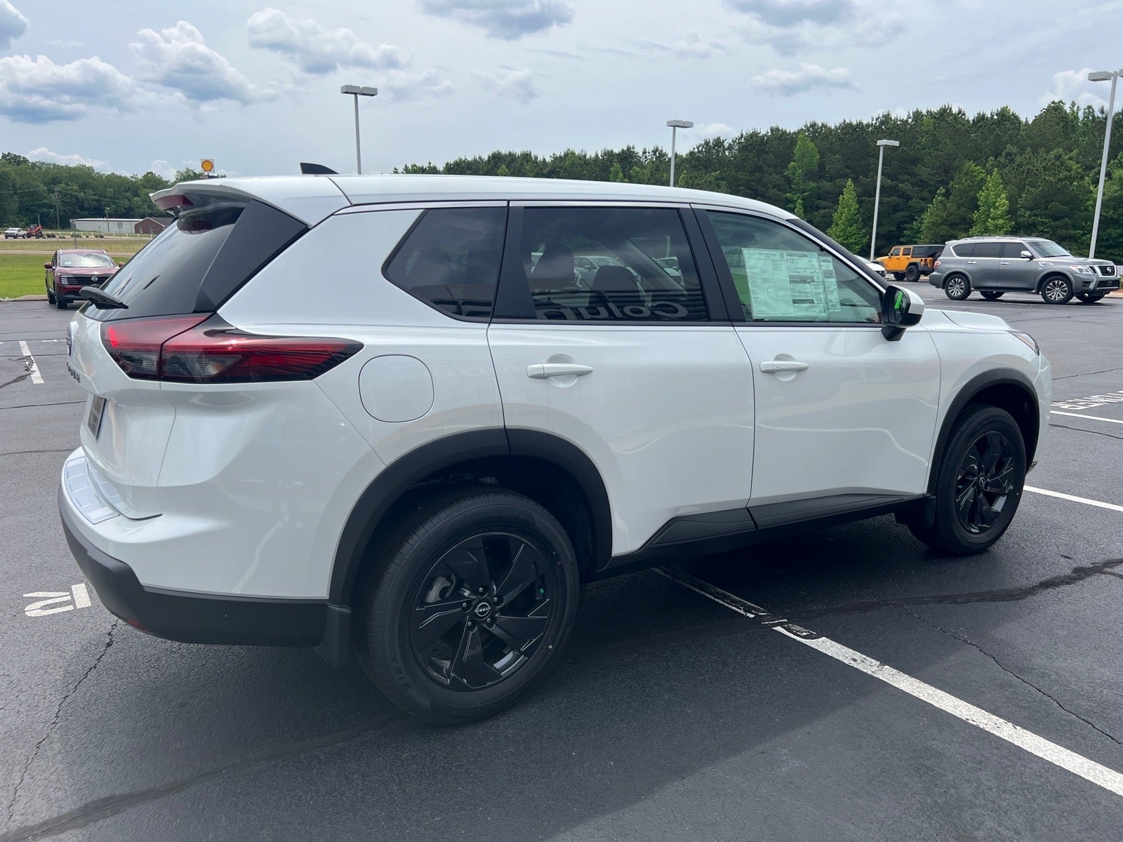 2026 Nissan Rogue SV
