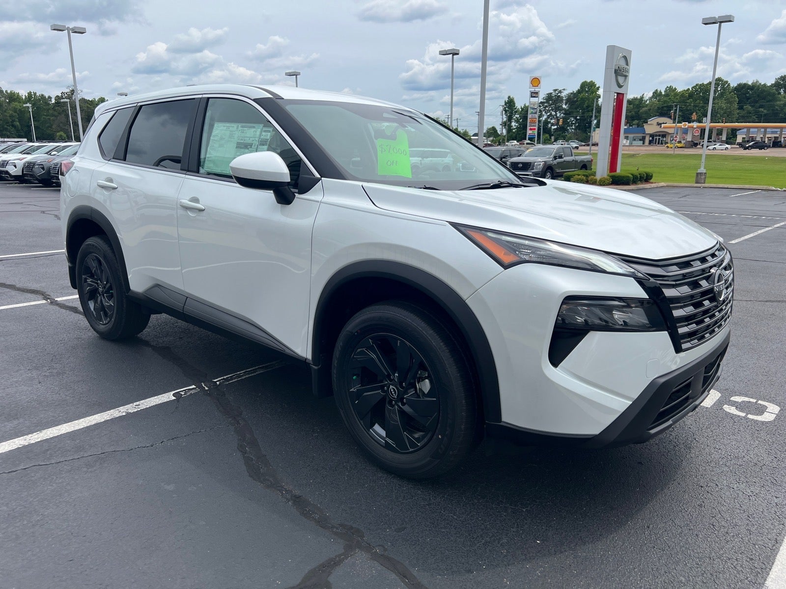 2026 Nissan Rogue SV
