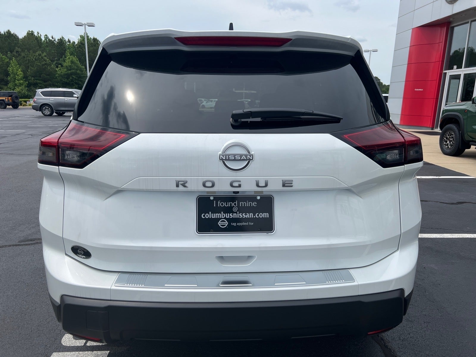 2026 Nissan Rogue SV