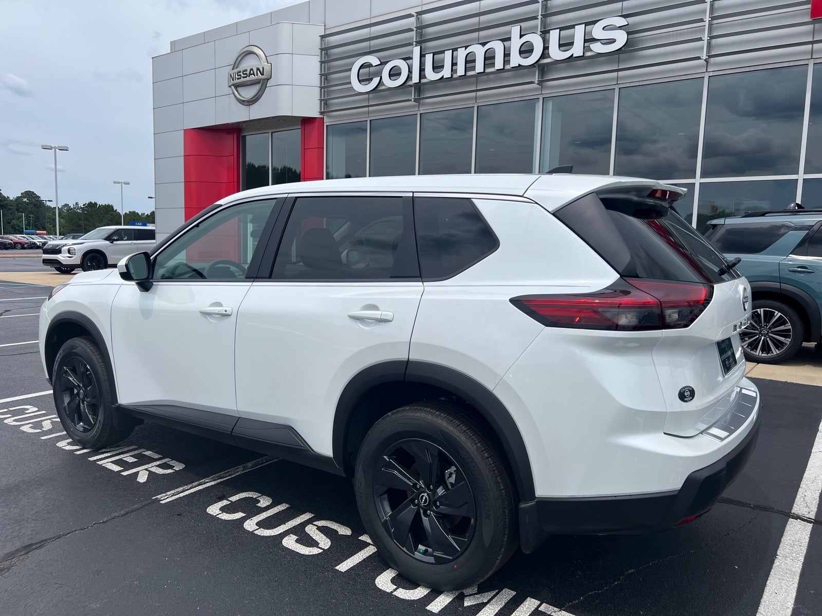 2026 Nissan Rogue SV