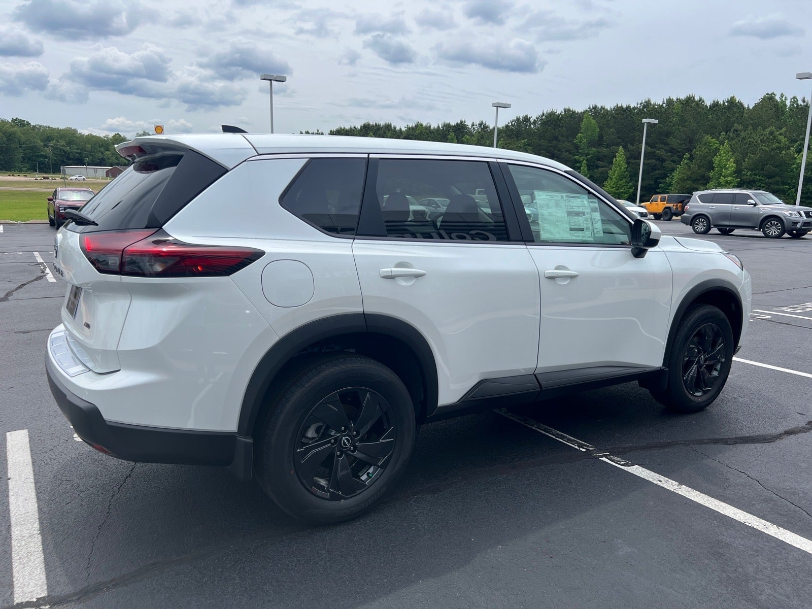 2026 Nissan Rogue SV