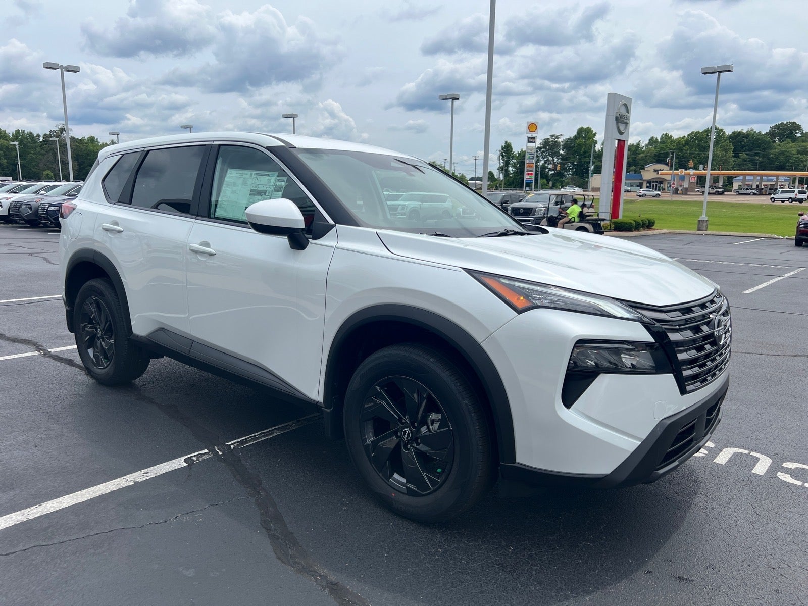 2026 Nissan Rogue SV