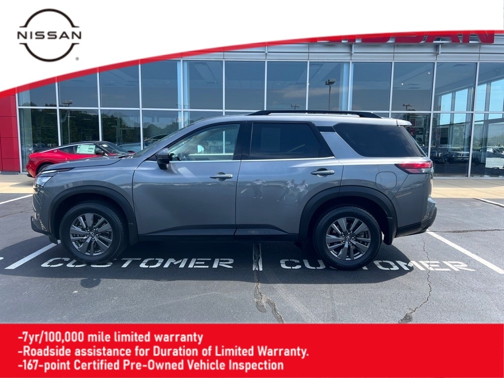 2024 Nissan Pathfinder SV