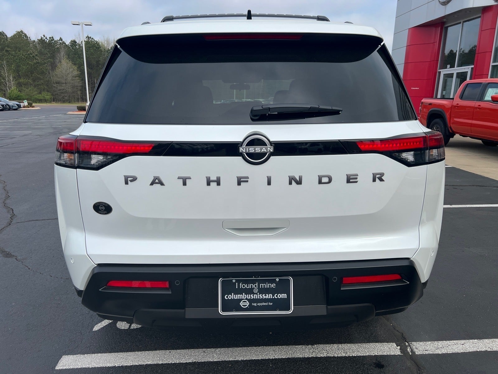2026 Nissan Pathfinder SV