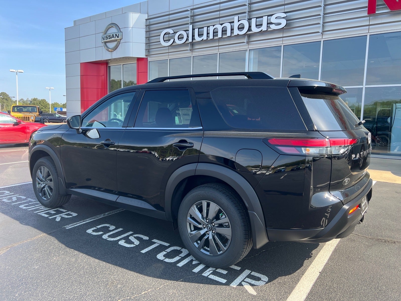 2026 Nissan Pathfinder SV