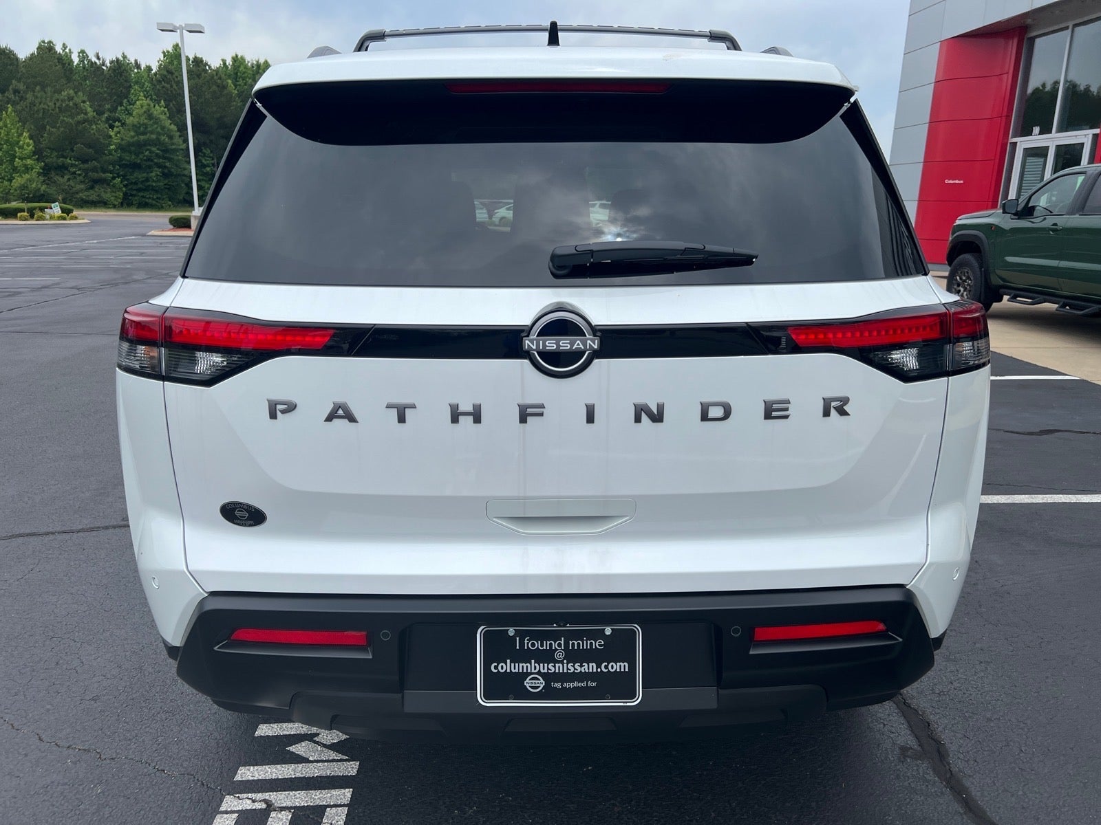 2026 Nissan Pathfinder SV