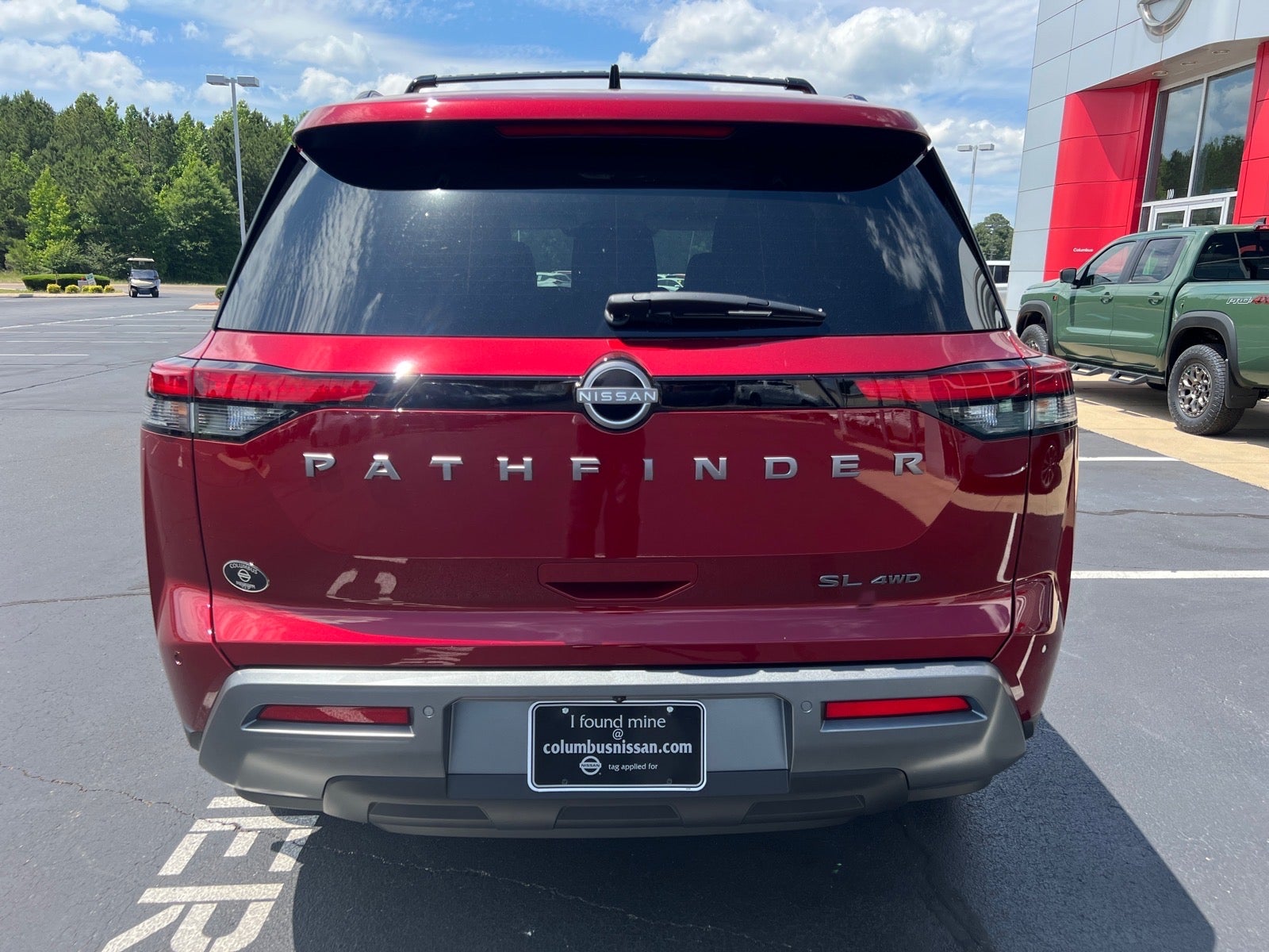2026 Nissan Pathfinder SL