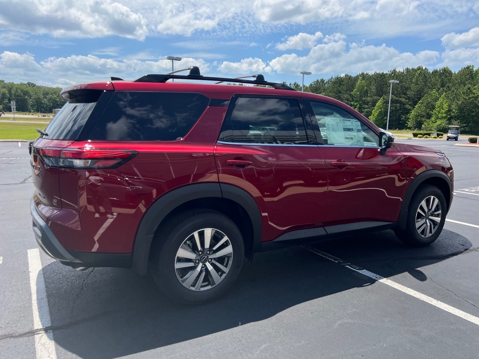 2026 Nissan Pathfinder SL