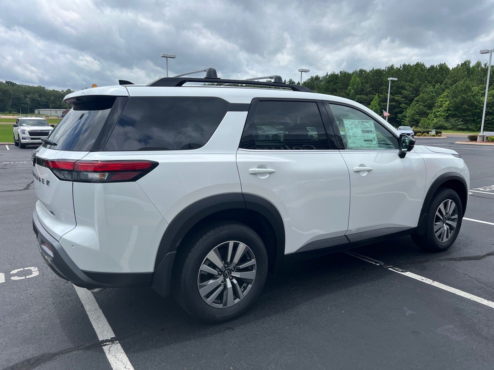 2026 Nissan Pathfinder SL
