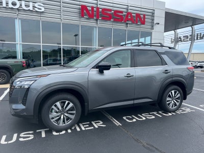 2026 Nissan Pathfinder SL