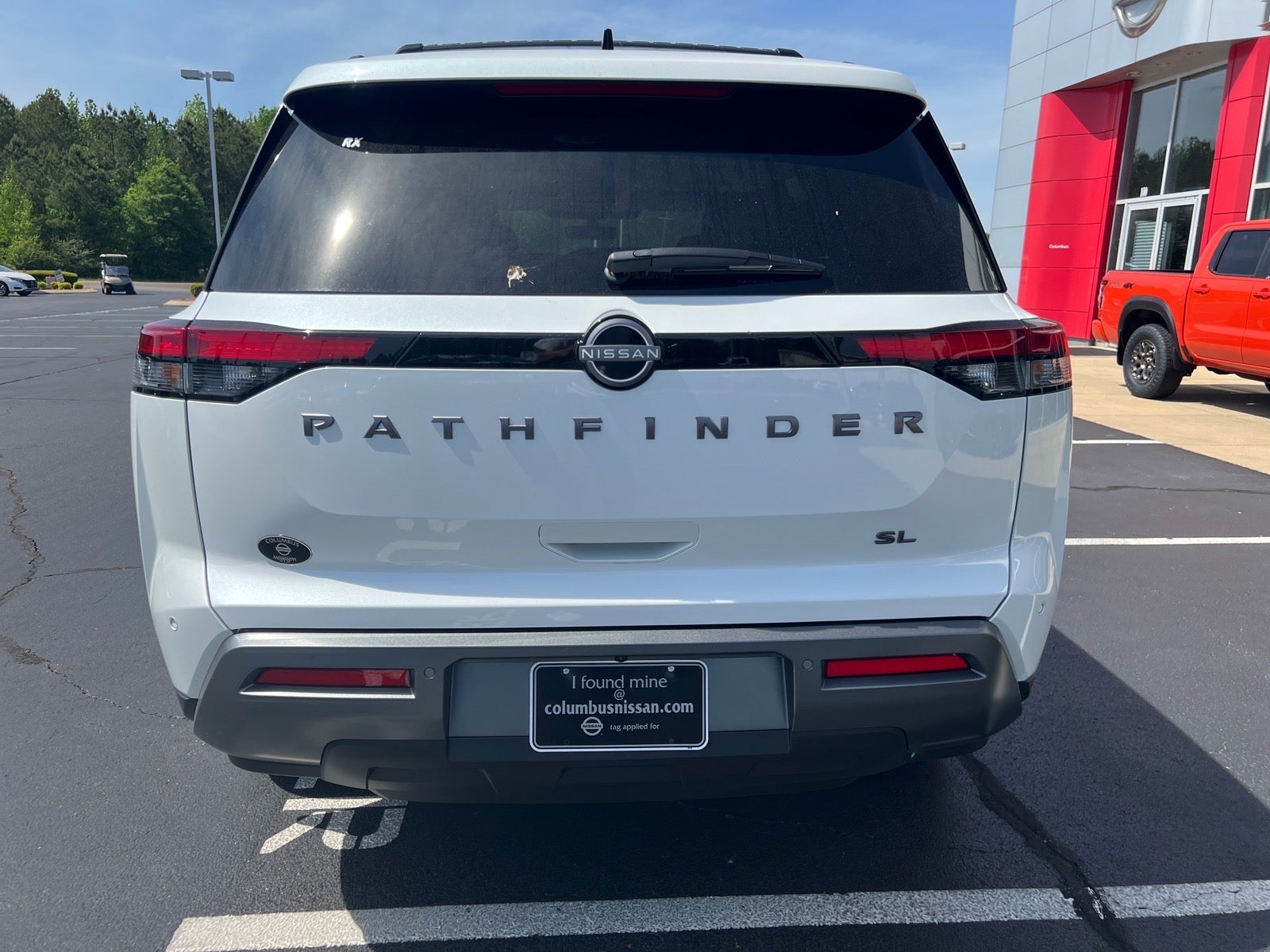2026 Nissan Pathfinder SL