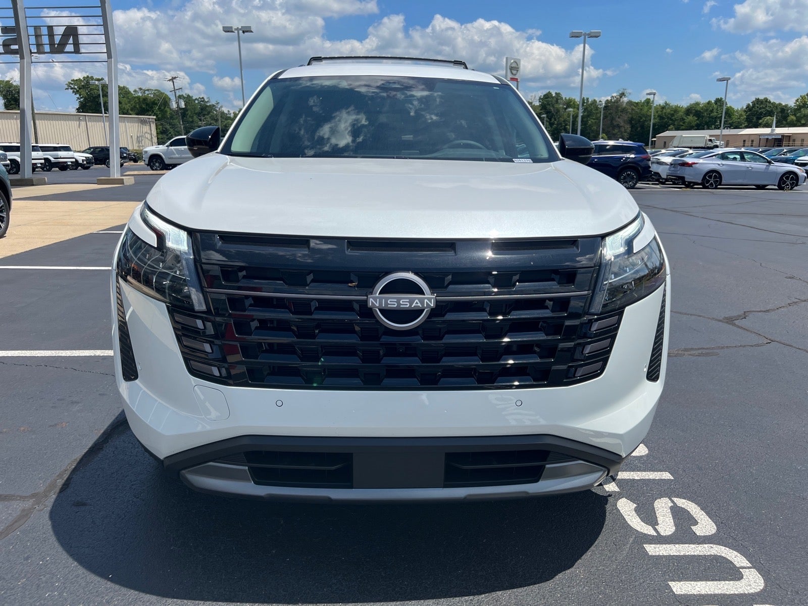 2026 Nissan Pathfinder SL