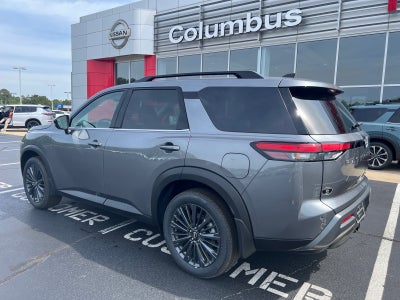 2026 Nissan Pathfinder SL