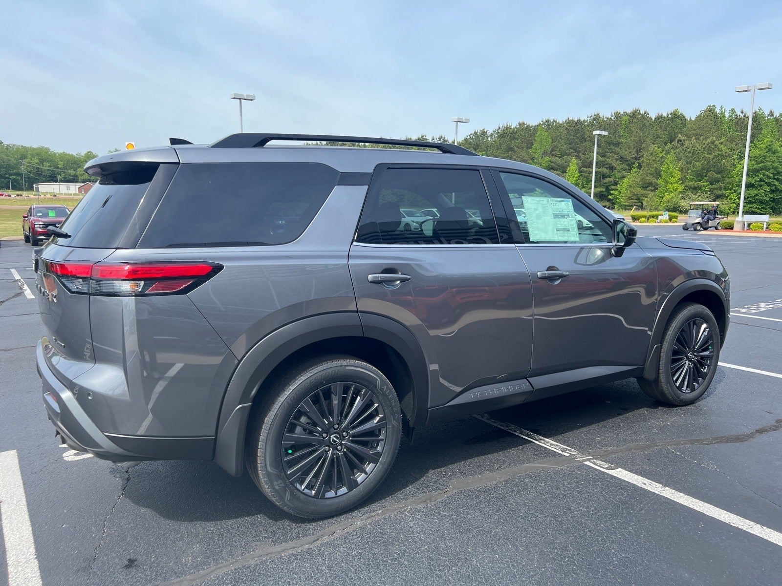2026 Nissan Pathfinder SL