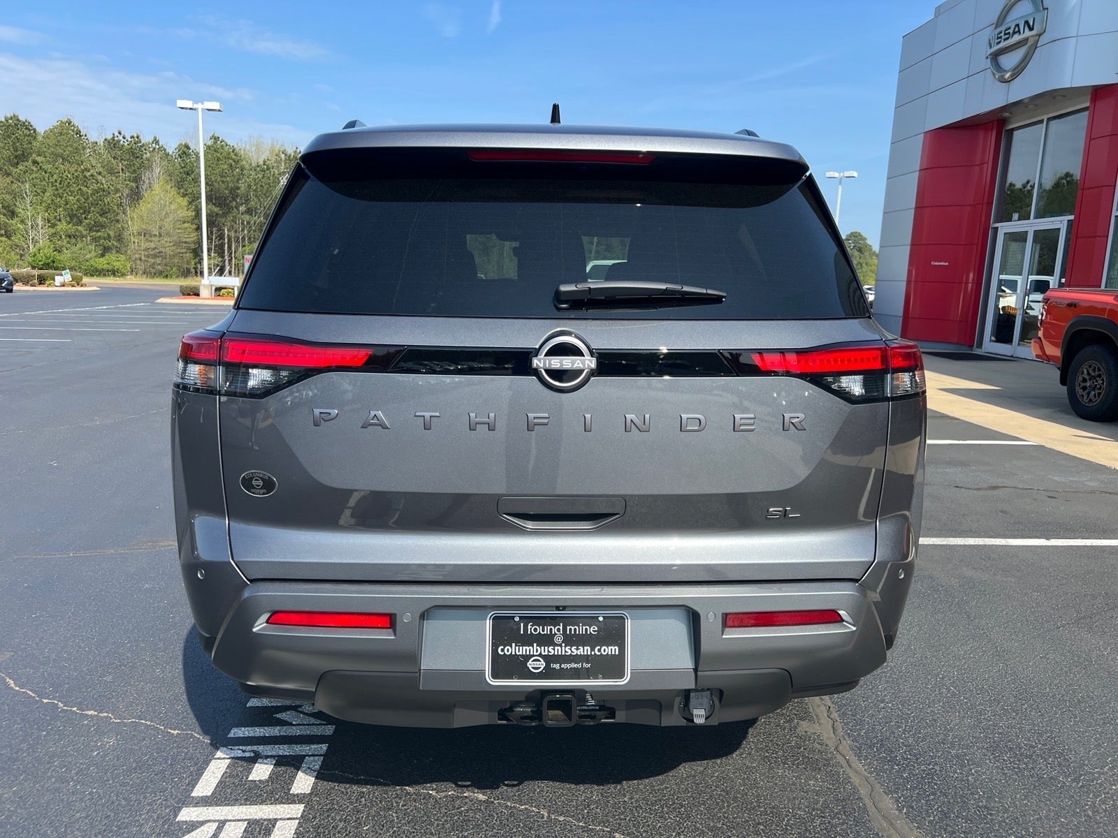 2026 Nissan Pathfinder SL