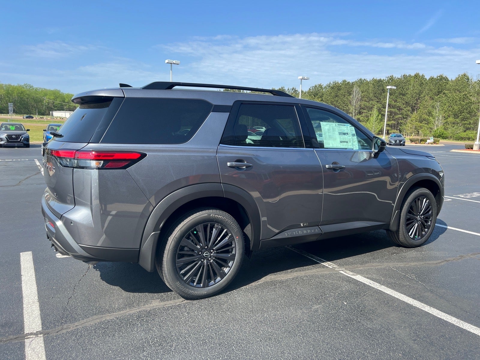 2026 Nissan Pathfinder SL