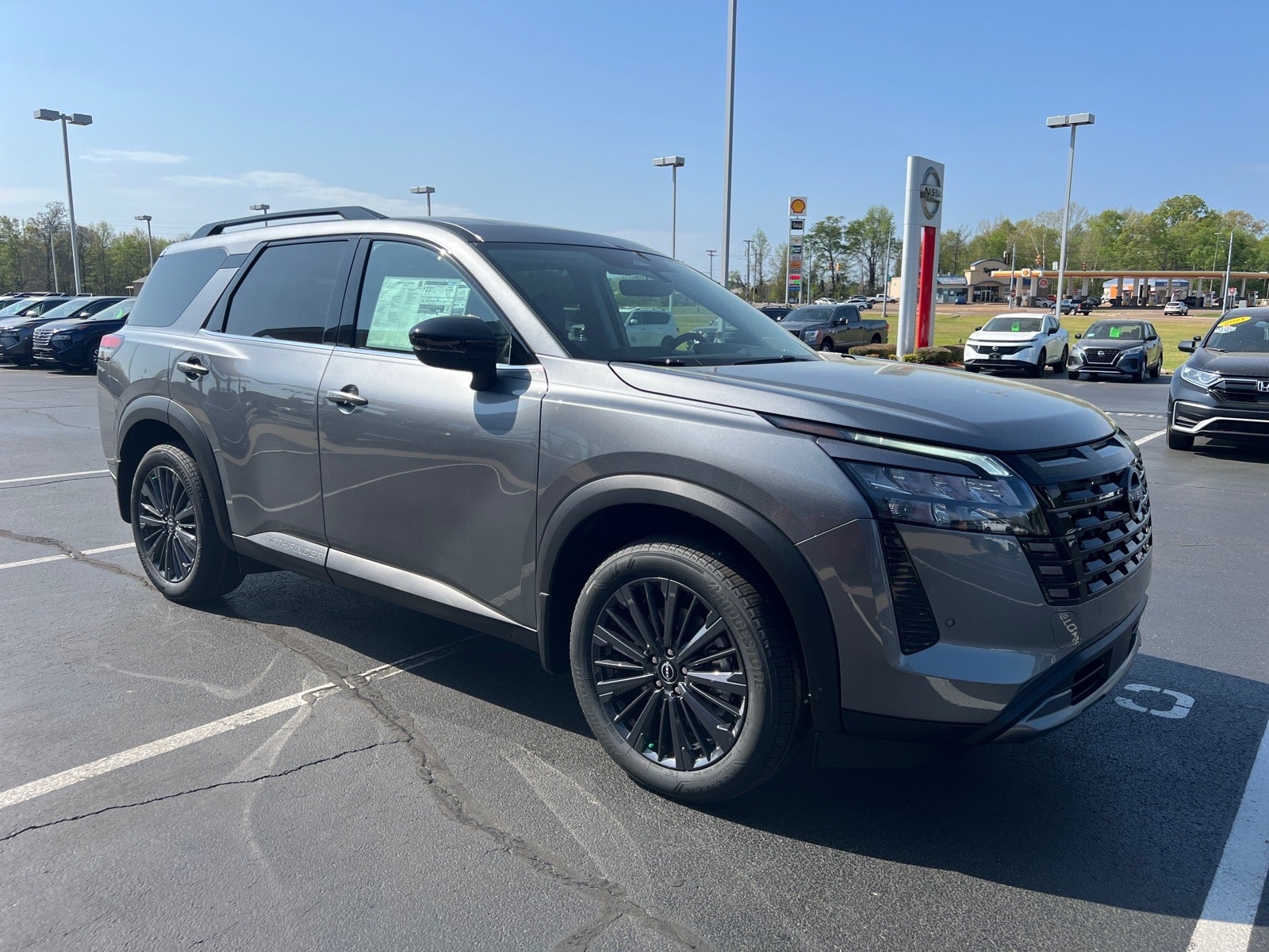 2026 Nissan Pathfinder SL