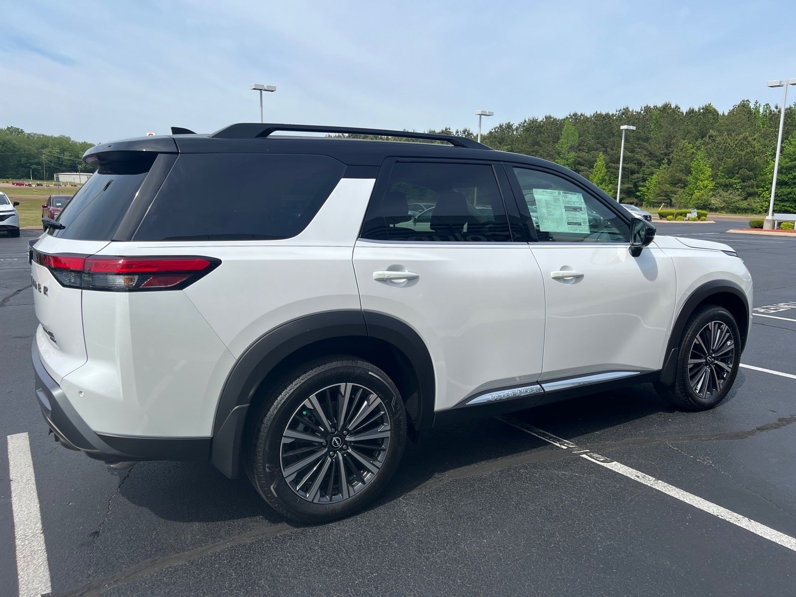 2026 Nissan Pathfinder Platinum